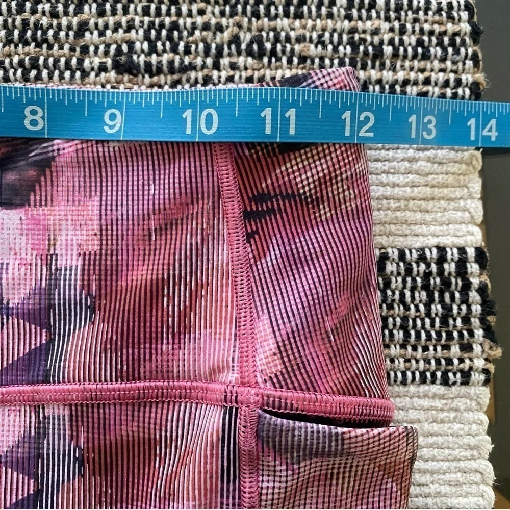 Lululemon On Pace Crop Sun Dazed Multi Pink Leggings Size 4